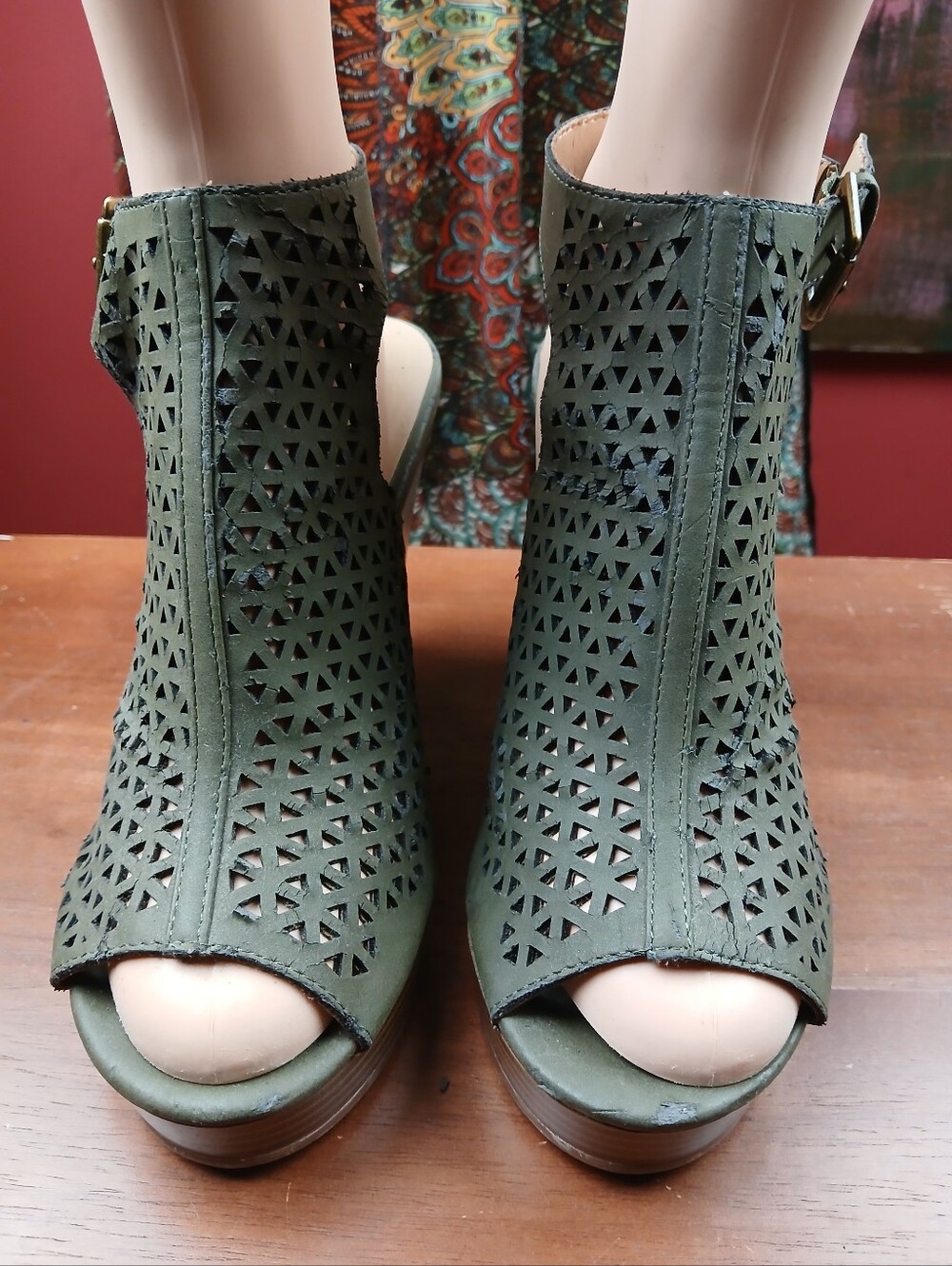 PARKER & SKY Olive Green Laser Cut Open Toe Gladiator Wedge Sandals Size 8